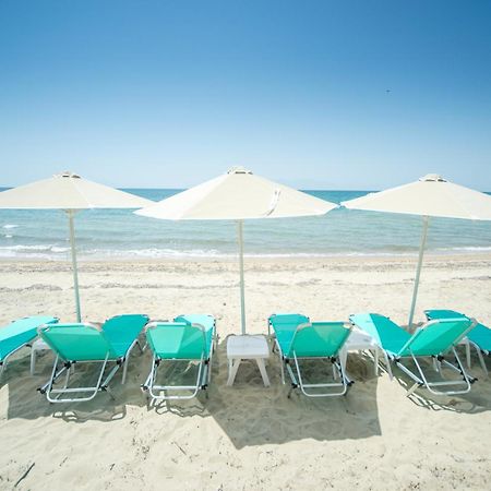 Summerday Villa Private Beach Néa Iráklia Exterior foto