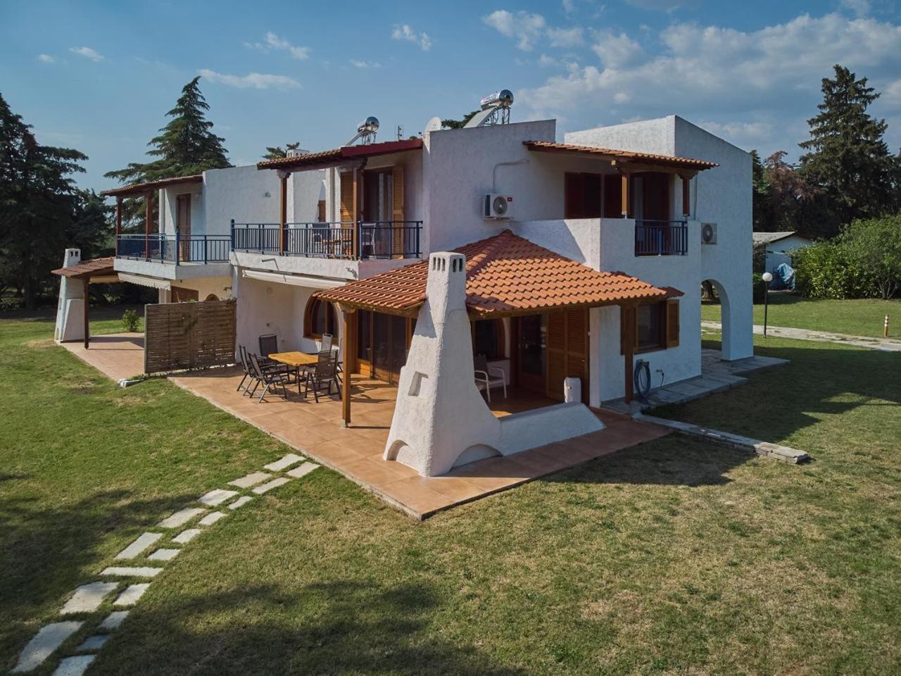 Summerday Villa Private Beach Néa Iráklia Exterior foto