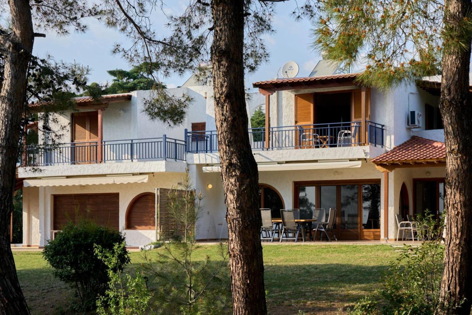 Summerday Villa Private Beach Néa Iráklia Exterior foto
