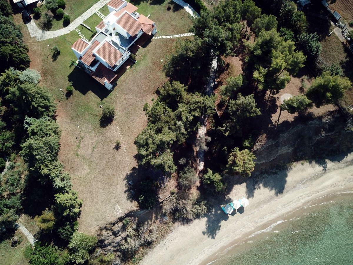 Summerday Villa Private Beach Néa Iráklia Exterior foto