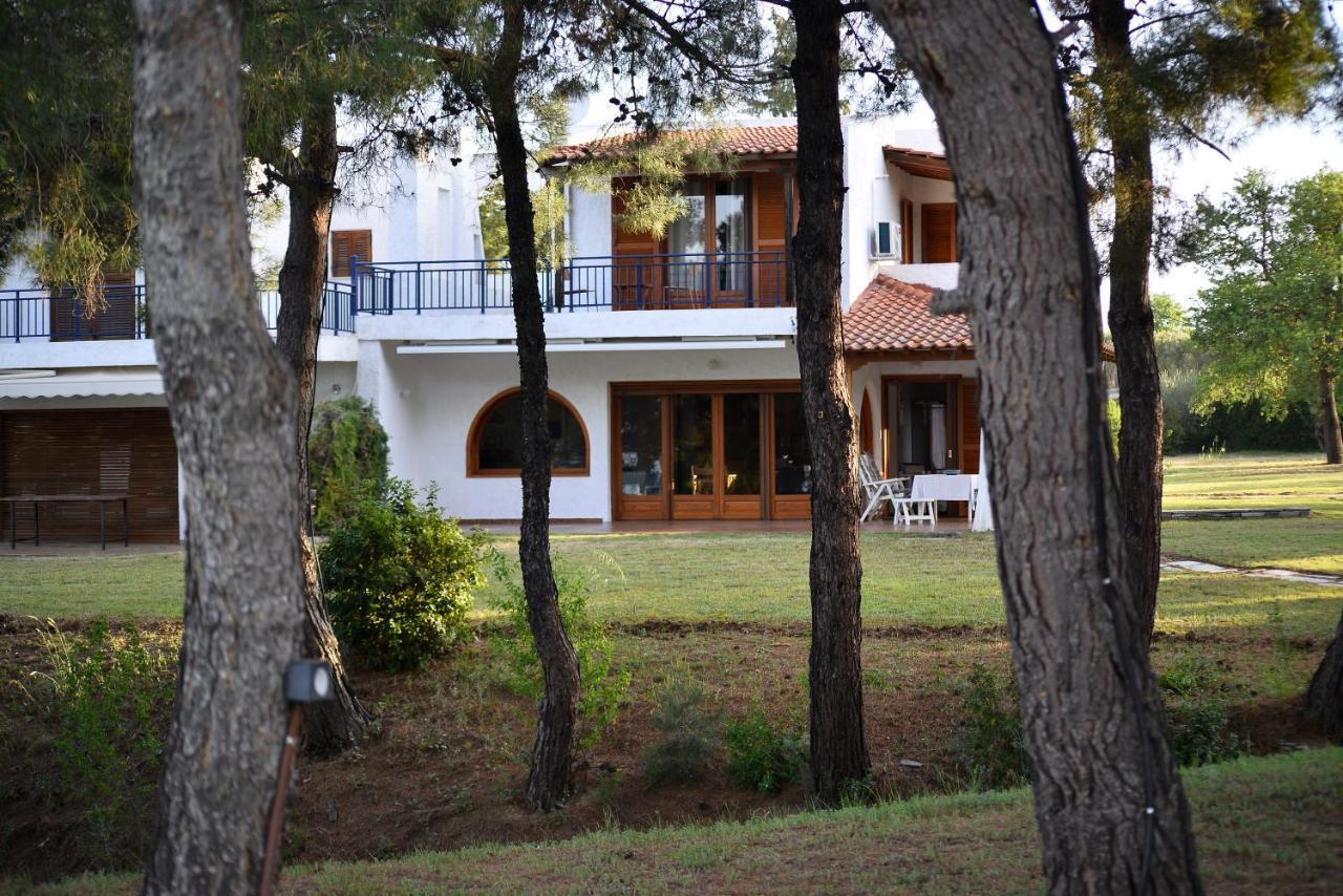 Summerday Villa Private Beach Néa Iráklia Exterior foto