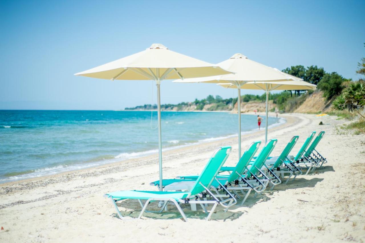 Summerday Villa Private Beach Néa Iráklia Exterior foto